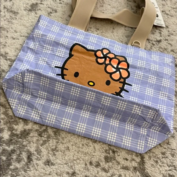 Aloha Collection Hello Kitty Palaka Mini Tripper NWT - Picture 6 of 7